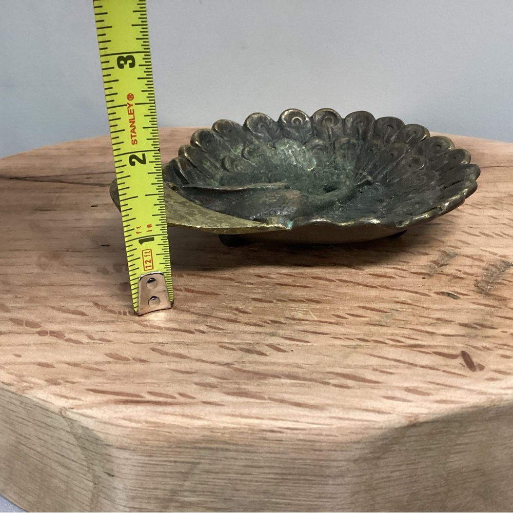 🟢 Vintage - Stunning - Solid Brass Peacock Designed Dish / Ashtray - Patina - Picture 11 of 13